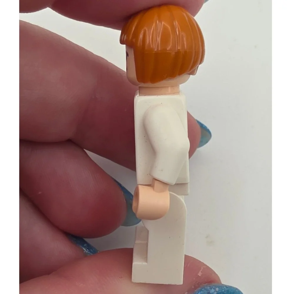 LEGO Minifigure Claire Dearing White Suit Orange Hair Good Jurrasic Park World